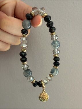 Kaleidoscope Gold Charm Black and Gray Beaded Stretch Bracelet